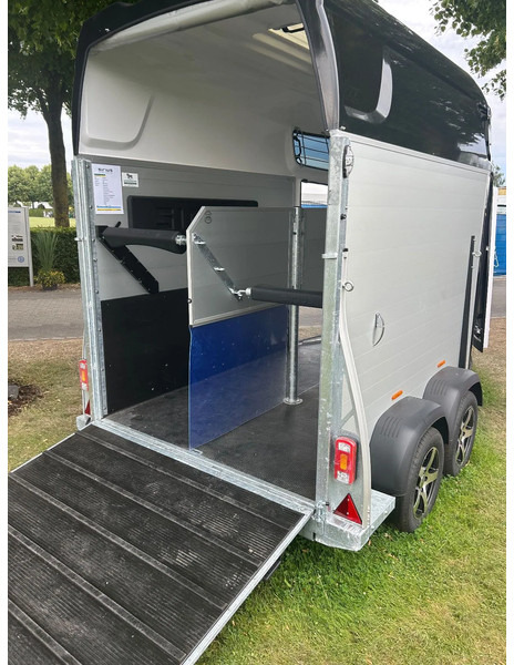 Sirius Voorraad / show modellen Sirius S45 S75 S77 S80 - Remolque para caballos: foto 2 Sirius Voorraad / show modellen Sirius S45 S75 S77 S80 - Remolque para caballos: foto 2