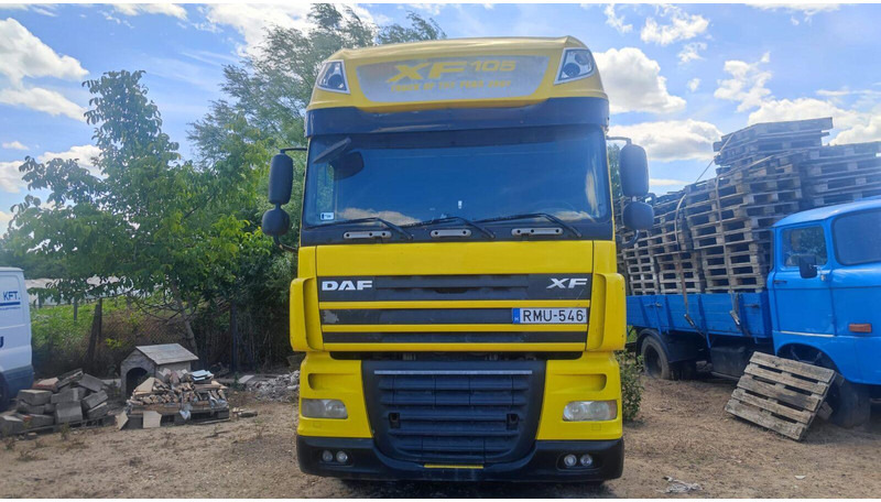 DAF XF 105.410 Tractor Lowdeck - MEGA - Cabeza tractora: foto 2 DAF XF 105.410 Tractor Lowdeck - MEGA - Cabeza tractora: foto 2