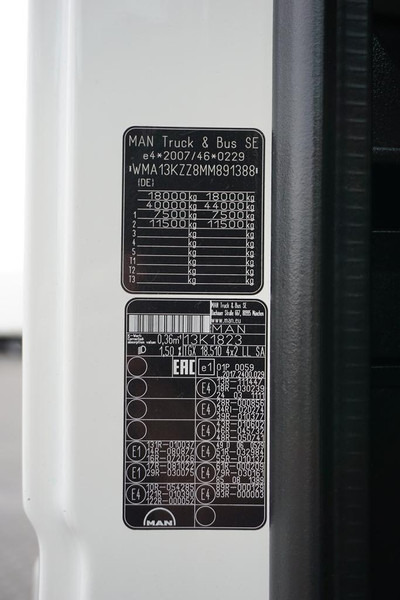 Cabeza tractora MAN TGX / 18.510 / EURO 6 / LOW DECK / MEGA / GX / ACC / RETARDER /: foto 11 Cabeza tractora MAN TGX / 18.510 / EURO 6 / LOW DECK / MEGA / GX / ACC / RETARDER /: foto 11