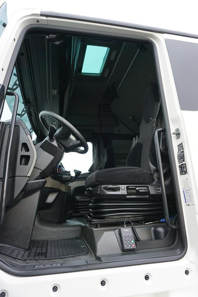 Cabeza tractora MAN TGX / 18.510 / EURO 6 / LOW DECK / MEGA / GX / ACC / RETARDER /: foto 7 Cabeza tractora MAN TGX / 18.510 / EURO 6 / LOW DECK / MEGA / GX / ACC / RETARDER /: foto 7