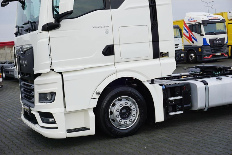 Cabeza tractora MAN TGX / 18.510 / EURO 6 / LOW DECK / MEGA / GX / ACC / RETARDER /: foto 18 Cabeza tractora MAN TGX / 18.510 / EURO 6 / LOW DECK / MEGA / GX / ACC / RETARDER /: foto 18