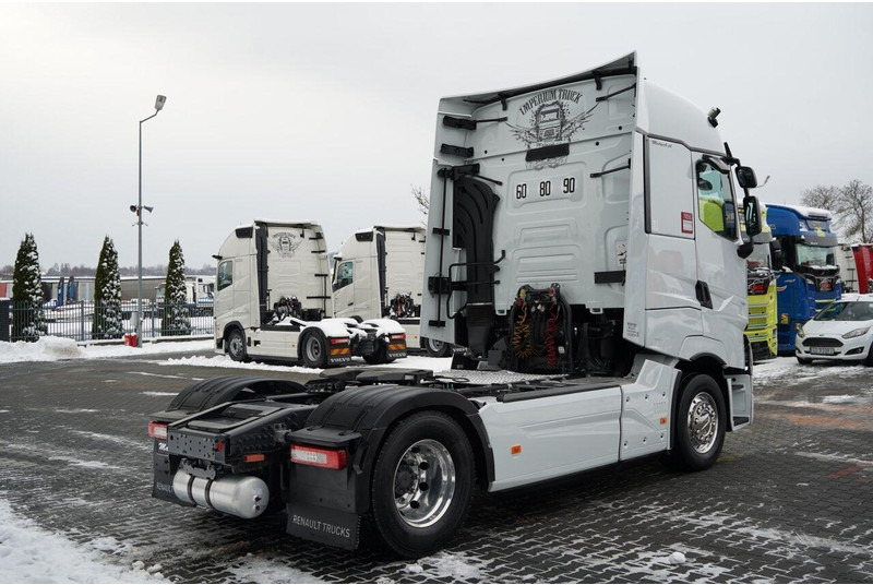 Cabeza tractora Renault T 520 / SKÓRY / ALUFELGI: foto 8 Cabeza tractora Renault T 520 / SKÓRY / ALUFELGI: foto 8