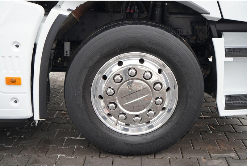 Cabeza tractora Renault T 520 / SKÓRY / ALUFELGI: foto 19 Cabeza tractora Renault T 520 / SKÓRY / ALUFELGI: foto 19