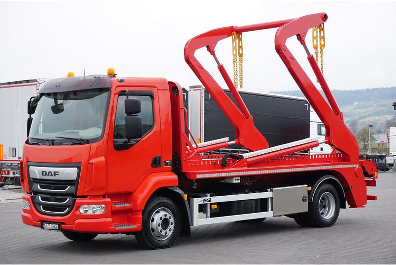 DAF LF / 290 / ACC / EURO 6 / BRAMOWIEC / DMC 14 000 KG - Camión portacontenedor de cadenas: foto 1 DAF LF / 290 / ACC / EURO 6 / BRAMOWIEC / DMC 14 000 KG - Camión portacontenedor de cadenas: foto 1