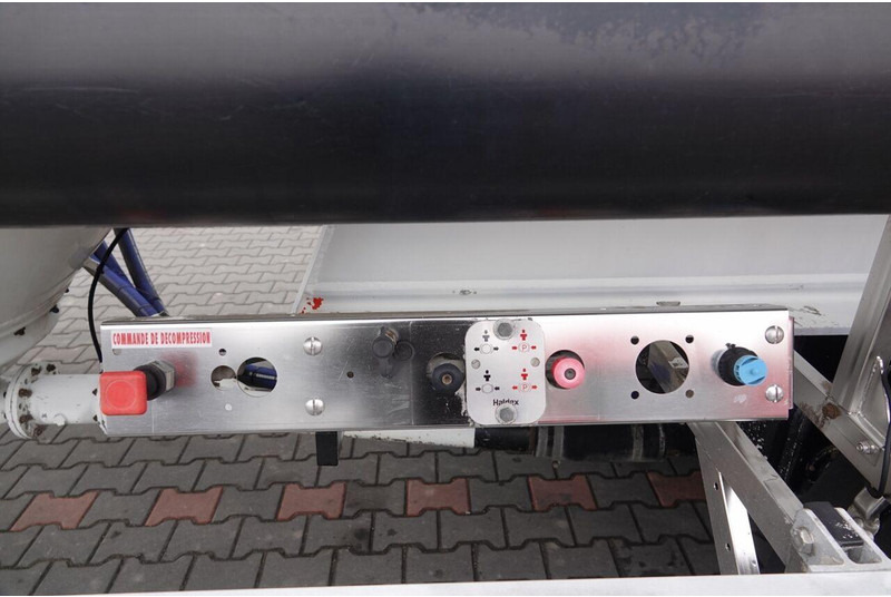 Semirremolque silo para transporte de cemento Feldbinder CEMENTONACZEPA / 2 KOMORY / 37 000 L / SILOS / DO MATERIAŁÓW SYP: foto 15 Semirremolque silo para transporte de cemento Feldbinder CEMENTONACZEPA / 2 KOMORY / 37 000 L / SILOS / DO MATERIAŁÓW SYP: foto 15