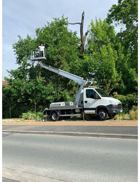 Iveco Lifting basket 16 m - Furgoneta: foto 3 Iveco Lifting basket 16 m - Furgoneta: foto 3