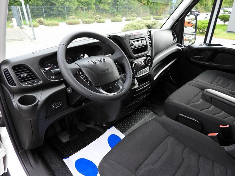 Iveco DAILY 35C17 SKRZYNIA PODWÓJNA KABINA DOKA 7 MIEJSC TEMPOMAT BLIŹ - Furgoneta caja abierta: foto 2 Iveco DAILY 35C17 SKRZYNIA PODWÓJNA KABINA DOKA 7 MIEJSC TEMPOMAT BLIŹ - Furgoneta caja abierta: foto 2