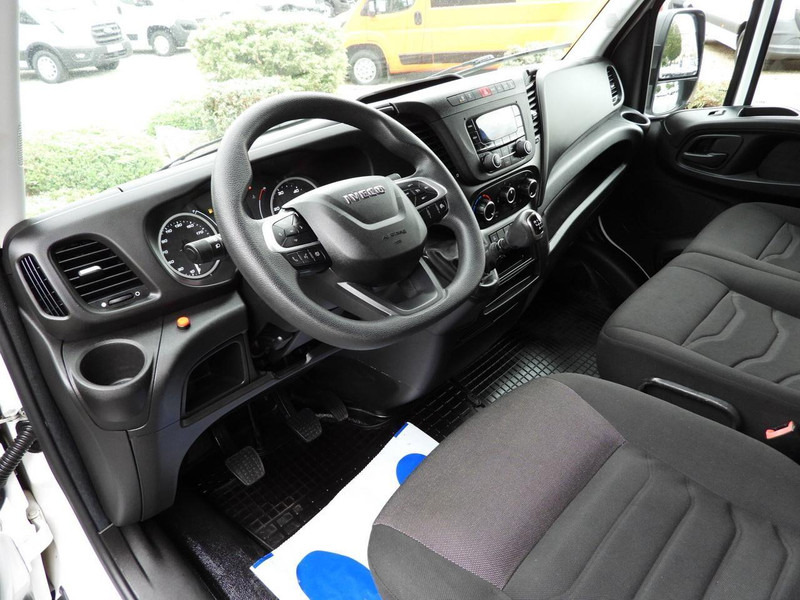 Iveco DAILY 35S18 - Furgoneta con lona: foto 2 Iveco DAILY 35S18 - Furgoneta con lona: foto 2