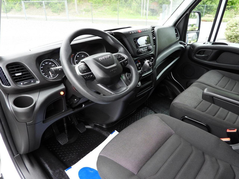 Iveco DAILY 35S18 PLANDEKA WINDA 8 PALET WEBASTO TEMPOMAT LEDY KLIMATY - Furgoneta con lona: foto 2 Iveco DAILY 35S18 PLANDEKA WINDA 8 PALET WEBASTO TEMPOMAT LEDY KLIMATY - Furgoneta con lona: foto 2
