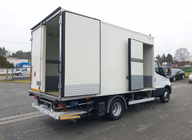 Iveco DAILY 60C15 60-150 TWO-CHAMBER REFRIGERATOR CONTAINER ISOTHERM F - Furgoneta frigorifica: foto 1 Iveco DAILY 60C15 60-150 TWO-CHAMBER REFRIGERATOR CONTAINER ISOTHERM F - Furgoneta frigorifica: foto 1