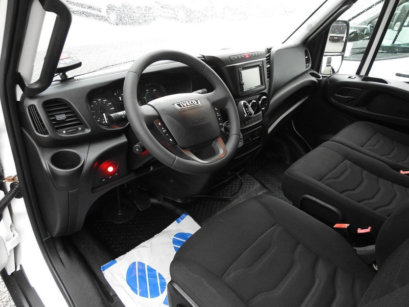 Iveco DAILY 70C17 CHŁODNIA 0*C WINDA 9 PALET ZASILANIE 230V TEMPOMAT K - Furgoneta frigorifica: foto 2 Iveco DAILY 70C17 CHŁODNIA 0*C WINDA 9 PALET ZASILANIE 230V TEMPOMAT K - Furgoneta frigorifica: foto 2