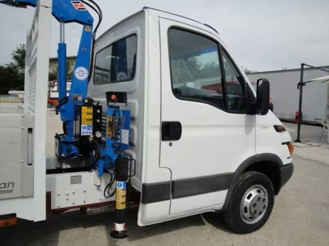 Iveco Daily 35C11 - flatbed+crane - Camión caja abierta, Camión grúa: foto 5 Iveco Daily 35C11 - flatbed+crane - Camión caja abierta, Camión grúa: foto 5