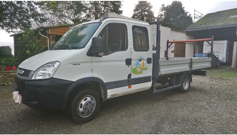 Iveco Daily 35C15 Doka flatbed - Furgoneta caja abierta: foto 1 Iveco Daily 35C15 Doka flatbed - Furgoneta caja abierta: foto 1