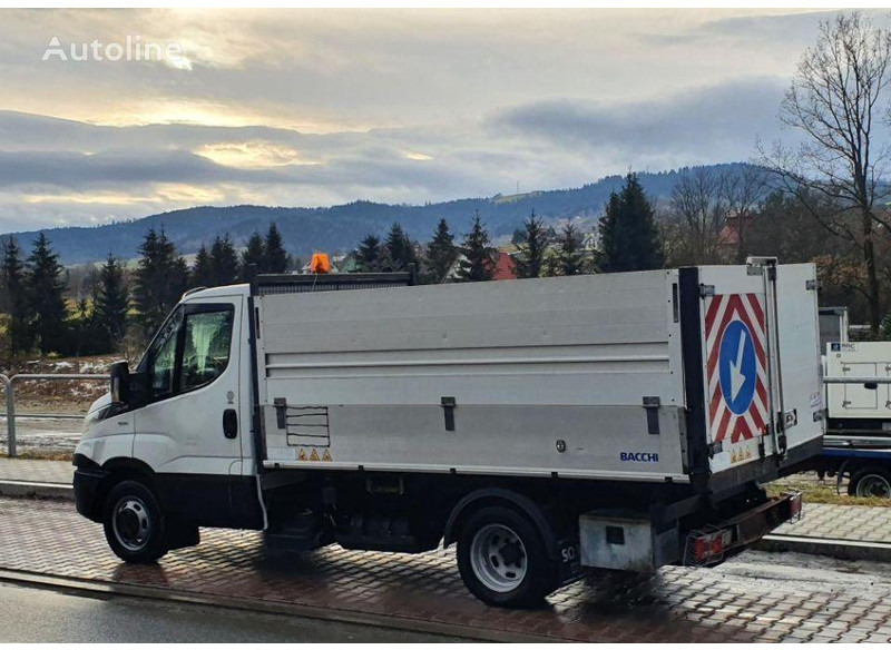 Iveco Daily 35c-14 3 way tipper BENZIN - Furgoneta basculante: foto 5 Iveco Daily 35c-14 3 way tipper BENZIN - Furgoneta basculante: foto 5