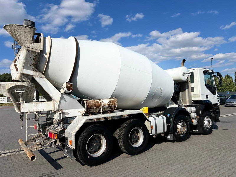 Iveco Trakker 410 CONCRETE MIXER LIEBHERR 904 9m³ - Camión hormigonera: foto 4 Iveco Trakker 410 CONCRETE MIXER LIEBHERR 904 9m³ - Camión hormigonera: foto 4
