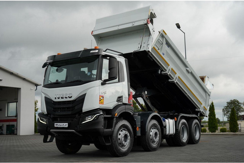 Iveco X-WAY 480 / 8X4 / WYWROTKA DWUSTRONNA / HYDROBURTA / HYDROKLAPA - Camión volquete: foto 1 Iveco X-WAY 480 / 8X4 / WYWROTKA DWUSTRONNA / HYDROBURTA / HYDROKLAPA - Camión volquete: foto 1