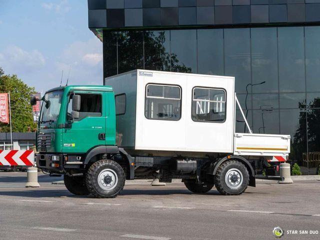 MAN TGM 13.240 4x4 BL Double Cab Camper BUS - Camión chasis, Camión grúa: foto 4 MAN TGM 13.240 4x4 BL Double Cab Camper BUS - Camión chasis, Camión grúa: foto 4