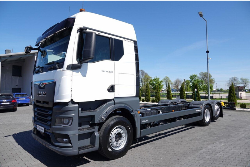 MAN TGX 26.520 / 6x2 / RAMA DŁ. 9,1M / OŚ PODNOSZONA / SKRĘTNA / DO - Camión chasis: foto 2 MAN TGX 26.520 / 6x2 / RAMA DŁ. 9,1M / OŚ PODNOSZONA / SKRĘTNA / DO - Camión chasis: foto 2