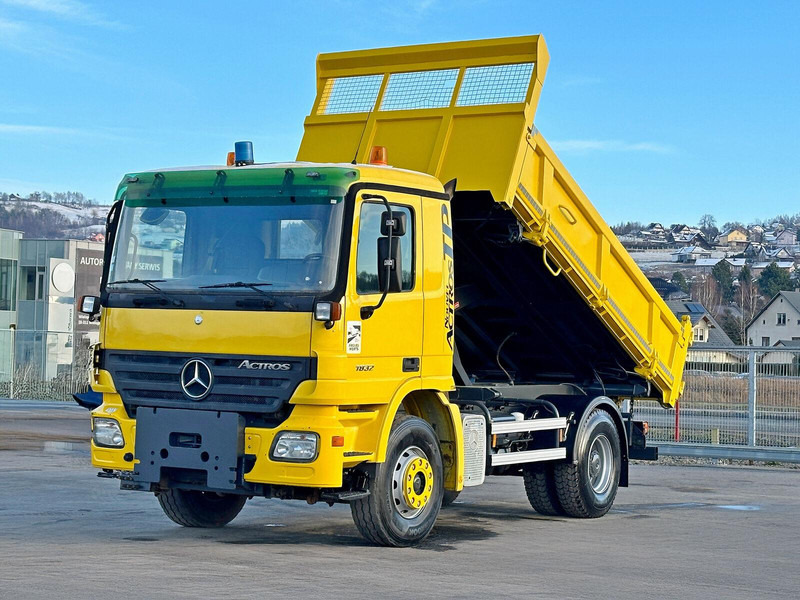 Mercedes-Benz ACTROS 1832 - Camión volquete: foto 2 Mercedes-Benz ACTROS 1832 - Camión volquete: foto 2