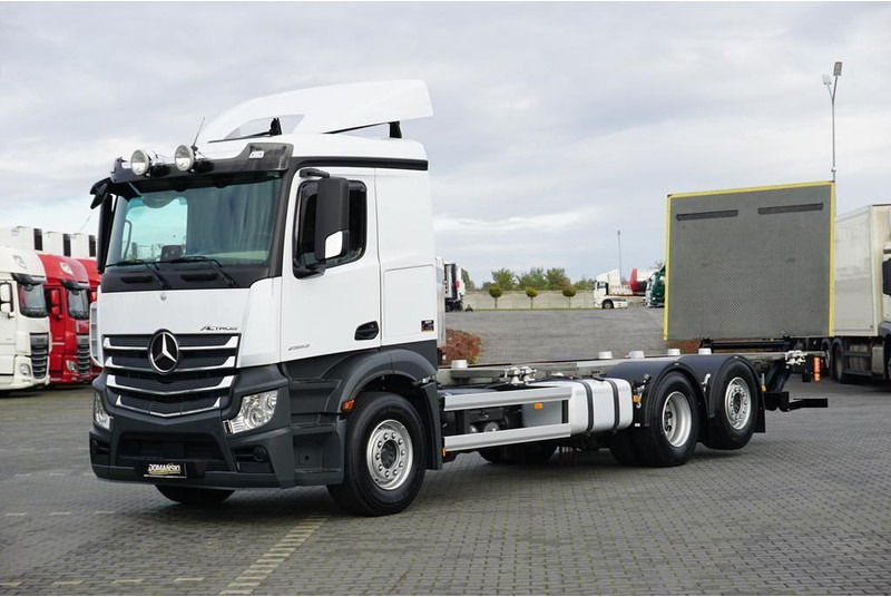 Mercedes-Benz ACTROS / 2553 / ACC / E 6 / BDF + WINDA / 7.15 , 7.45, 7.82 M / - Camión chasis: foto 2 Mercedes-Benz ACTROS / 2553 / ACC / E 6 / BDF + WINDA / 7.15 , 7.45, 7.82 M / - Camión chasis: foto 2