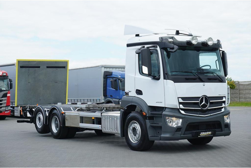 Mercedes-Benz ANTOS / 2535 / ACC / E 6 / BDF + WINDA / 7.15 , 7.45, 7.82 M / O - Camión portacontenedore/ Intercambiable: foto 1 Mercedes-Benz ANTOS / 2535 / ACC / E 6 / BDF + WINDA / 7.15 , 7.45, 7.82 M / O - Camión portacontenedore/ Intercambiable: foto 1
