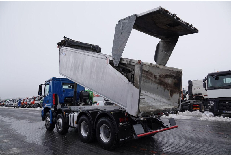 Mercedes-Benz AROCS 3243 / 8x4 / WYWROTKA 20m3 / TYLNOZSYP / EURO 6 / OPONY 10 - Camión volquete: foto 2 Mercedes-Benz AROCS 3243 / 8x4 / WYWROTKA 20m3 / TYLNOZSYP / EURO 6 / OPONY 10 - Camión volquete: foto 2