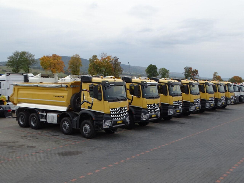 Mercedes-Benz AROCS 4145 / 8x8 / WYWROTKA TYLNOZSYPOWA / KH KIPPER / EURO 6 - Camión volquete: foto 3 Mercedes-Benz AROCS 4145 / 8x8 / WYWROTKA TYLNOZSYPOWA / KH KIPPER / EURO 6 - Camión volquete: foto 3