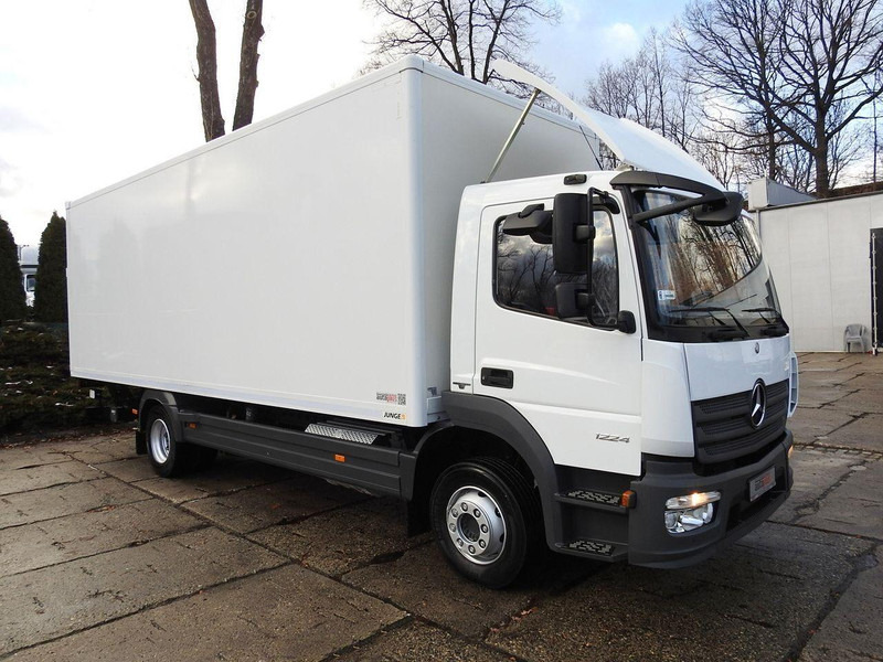 Mercedes-Benz ATEGO 12.24 KONTENER WINDA 18 PALET TEMPOMAT KLIMATYZACJA AUTOMA - Camión caja cerrada: foto 4 Mercedes-Benz ATEGO 12.24 KONTENER WINDA 18 PALET TEMPOMAT KLIMATYZACJA AUTOMA - Camión caja cerrada: foto 4