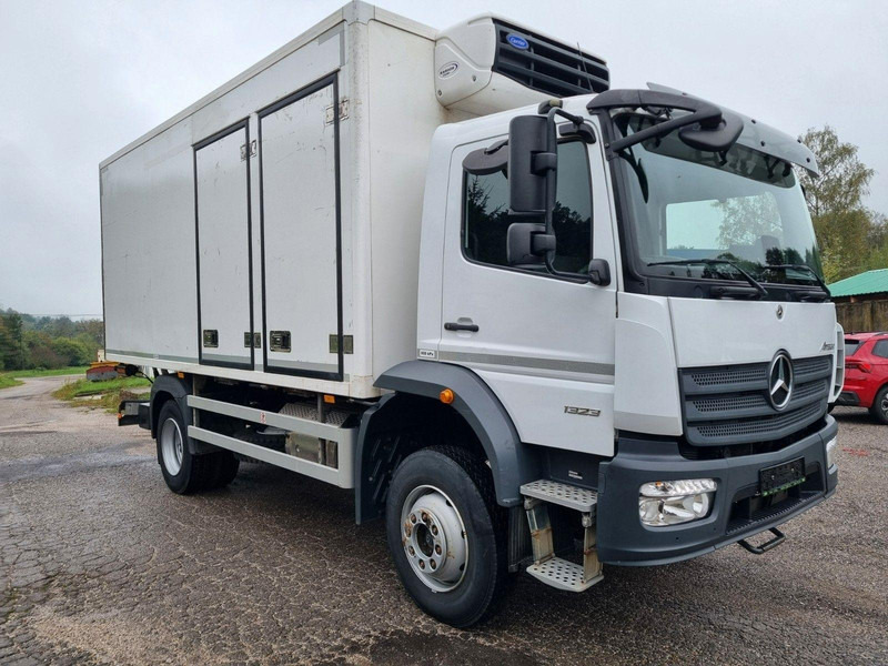 Mercedes-Benz ATEGO 1323 4x4 Refrigerated CARRIER XARIOS 600MT + Tail Lift - Camión frigorífico: foto 1 Mercedes-Benz ATEGO 1323 4x4 Refrigerated CARRIER XARIOS 600MT + Tail Lift - Camión frigorífico: foto 1