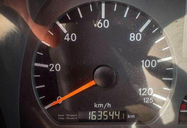 Leasing de Mercedes-Benz AXOR 1824 4x2 HMF 975 HDS Crane Rotator Kipper Mercedes-Benz AXOR 1824 4x2 HMF 975 HDS Crane Rotator Kipper: foto 15 Leasing de Mercedes-Benz AXOR 1824 4x2 HMF 975 HDS Crane Rotator Kipper Mercedes-Benz AXOR 1824 4x2 HMF 975 HDS Crane Rotator Kipper: foto 15