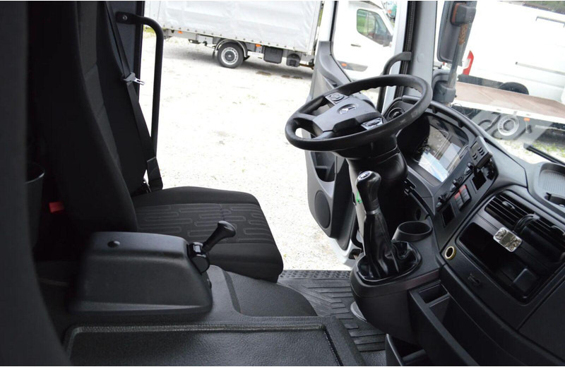 Camión frigorífico Mercedes-Benz Atego 716 IZOTERMA REFRIGERATOR SIDE DOOR: foto 16 Camión frigorífico Mercedes-Benz Atego 716 IZOTERMA REFRIGERATOR SIDE DOOR: foto 16