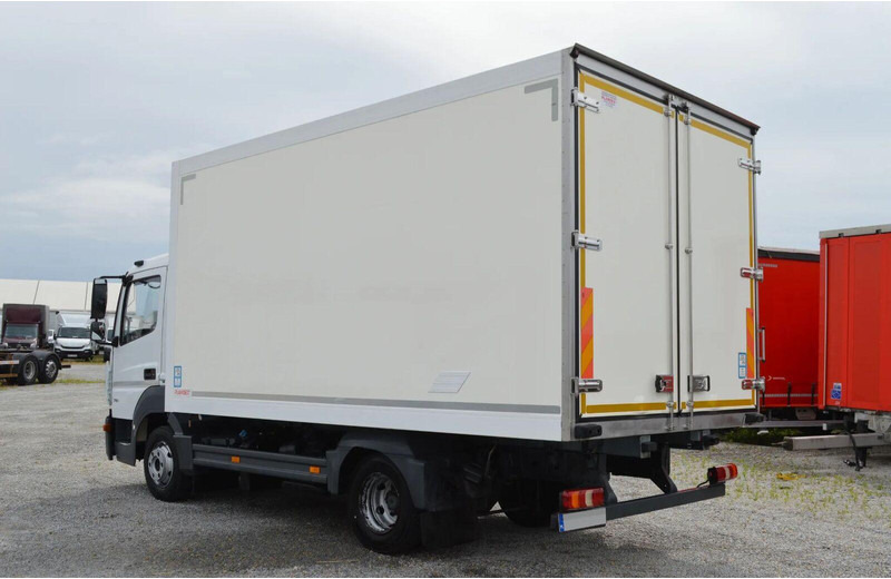 Mercedes-Benz Atego 716 IZOTERMA REFRIGERATOR SIDE DOOR - Camión frigorífico: foto 3 Mercedes-Benz Atego 716 IZOTERMA REFRIGERATOR SIDE DOOR - Camión frigorífico: foto 3