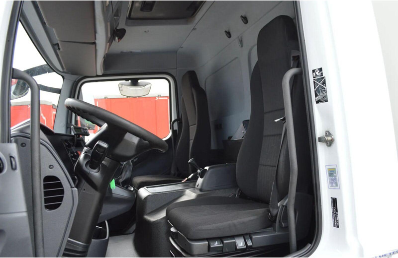 Camión frigorífico Mercedes-Benz Atego 716 IZOTERMA REFRIGERATOR SIDE DOOR: foto 12 Camión frigorífico Mercedes-Benz Atego 716 IZOTERMA REFRIGERATOR SIDE DOOR: foto 12