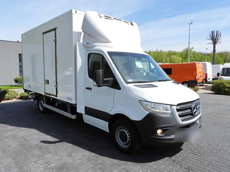 Mercedes-Benz SPRINTER 316 CHŁODNIA KONTENER 0*C WINDA 8 PALET TEMPOMAT PNEUMA - Furgoneta frigorifica: foto 4 Mercedes-Benz SPRINTER 316 CHŁODNIA KONTENER 0*C WINDA 8 PALET TEMPOMAT PNEUMA - Furgoneta frigorifica: foto 4
