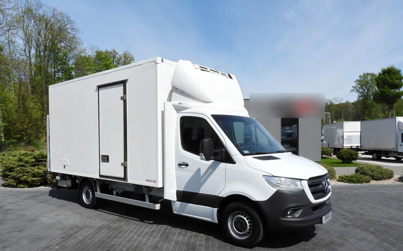 Mercedes-Benz SPRINTER 316 CHŁODNIA KONTENER 0*C WINDA 8 PALET TEMPOMAT PNEUMA - Furgoneta frigorifica: foto 1 Mercedes-Benz SPRINTER 316 CHŁODNIA KONTENER 0*C WINDA 8 PALET TEMPOMAT PNEUMA - Furgoneta frigorifica: foto 1