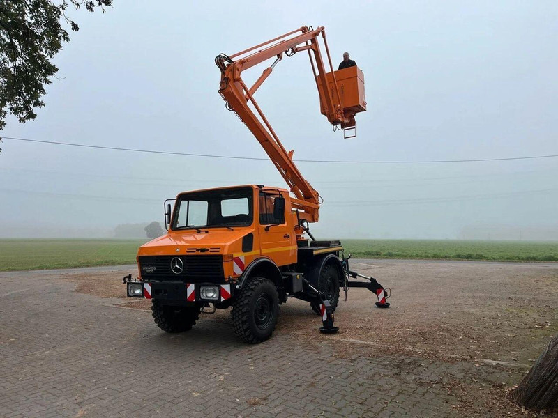 Mercedes-Benz Unimog 1200 4x4 - Lifting basket - Camión con plataforma elevadora, Camión grúa: foto 3 Mercedes-Benz Unimog 1200 4x4 - Lifting basket - Camión con plataforma elevadora, Camión grúa: foto 3