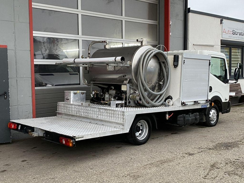 Nissan Cabstar 35.15 Vacuum truck - Limpieza de alcantarillado: foto 4 Nissan Cabstar 35.15 Vacuum truck - Limpieza de alcantarillado: foto 4