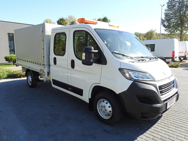 Peugeot BOXER SKRZYNIA PODWÓJNA KABINA DOKA 7 MIEJSC KLIMATYZACJA 140KM - Furgoneta con lona, Furgoneta combi: foto 4 Peugeot BOXER SKRZYNIA PODWÓJNA KABINA DOKA 7 MIEJSC KLIMATYZACJA 140KM - Furgoneta con lona, Furgoneta combi: foto 4