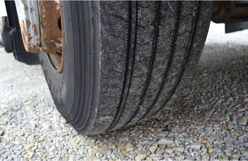 Volvo FE 18.320 FLATBED CRANE - Camión caja abierta, Camión grúa: foto 4 Volvo FE 18.320 FLATBED CRANE - Camión caja abierta, Camión grúa: foto 4