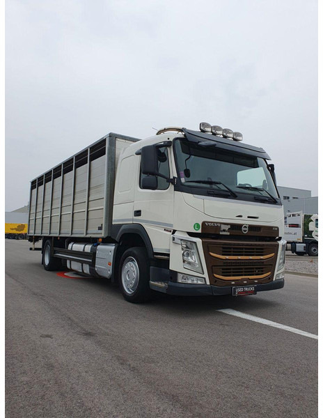 Volvo FM 500 Viehtransporter ( Rind / beef ) - Camión transporte de ganado: foto 1 Volvo FM 500 Viehtransporter ( Rind / beef ) - Camión transporte de ganado: foto 1