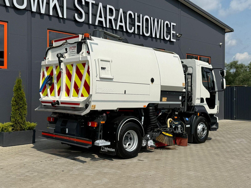 Volvo VOLVO FL 15.250 Euro 6 // zamiatarka dwustronna JOHNSTON VT652 - Barredora vial: foto 4 Volvo VOLVO FL 15.250 Euro 6 // zamiatarka dwustronna JOHNSTON VT652 - Barredora vial: foto 4