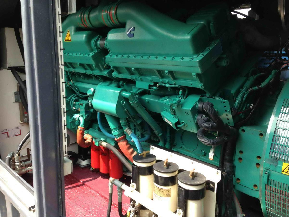 Cummins Generator 1250 KVA QSK45-G4 Engine Super silent Silent - Generador industriale: foto 4 Cummins Generator 1250 KVA QSK45-G4 Engine Super silent Silent - Generador industriale: foto 4