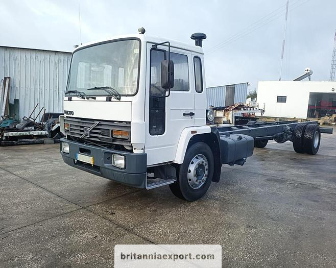 VOLVO FL6 19 | Intercooler | On springs | On 10 studs - Camión chasis: foto 2 VOLVO FL6 19 | Intercooler | On springs | On 10 studs - Camión chasis: foto 2