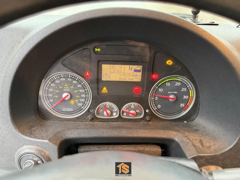 Iveco IVECO EUROCARGO 120E25 12TON - MANUAL - EURO 5 - KOFFER/BOX - NL TRUCK! - Camión caja cerrada: foto 4 Iveco IVECO EUROCARGO 120E25 12TON - MANUAL - EURO 5 - KOFFER/BOX - NL TRUCK! - Camión caja cerrada: foto 4