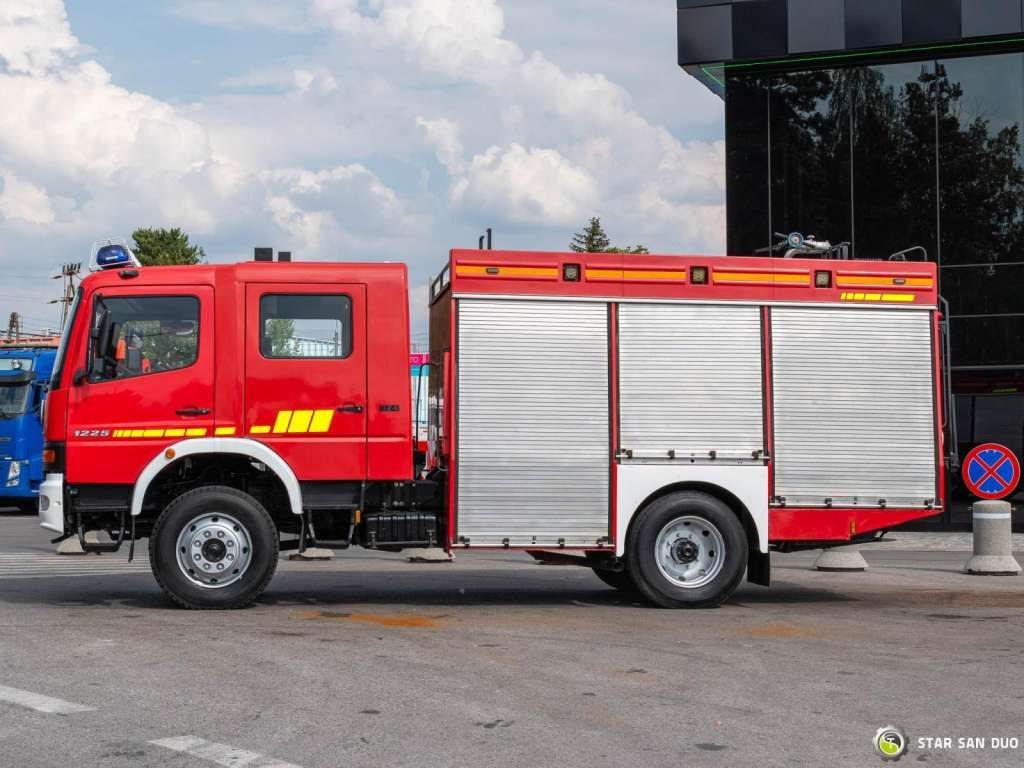 Mercedes-Benz 4x4 ATEGO 1225 CNBOP Fire Brigade - Camión: foto 4 Mercedes-Benz 4x4 ATEGO 1225 CNBOP Fire Brigade - Camión: foto 4