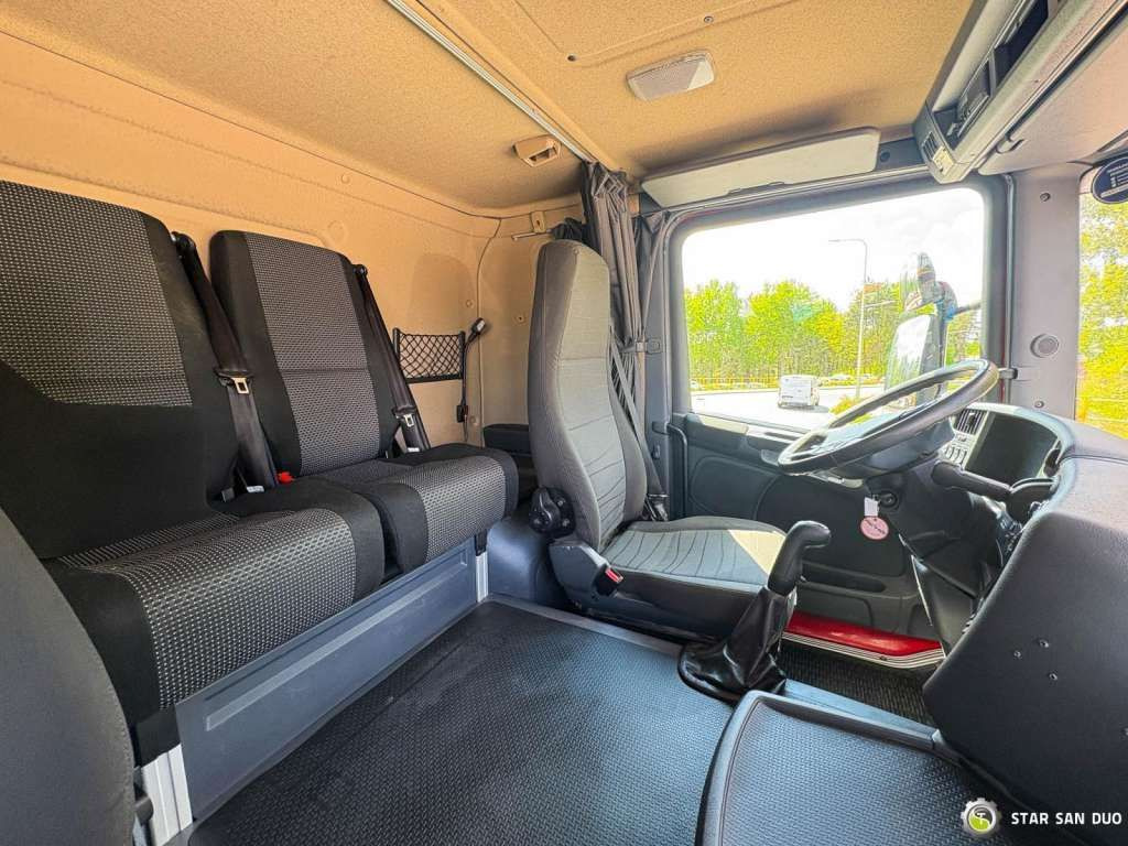 Scania D 320 FIRE BRIGADE Tank 12,000 Litres - Camión: foto 4 Scania D 320 FIRE BRIGADE Tank 12,000 Litres - Camión: foto 4