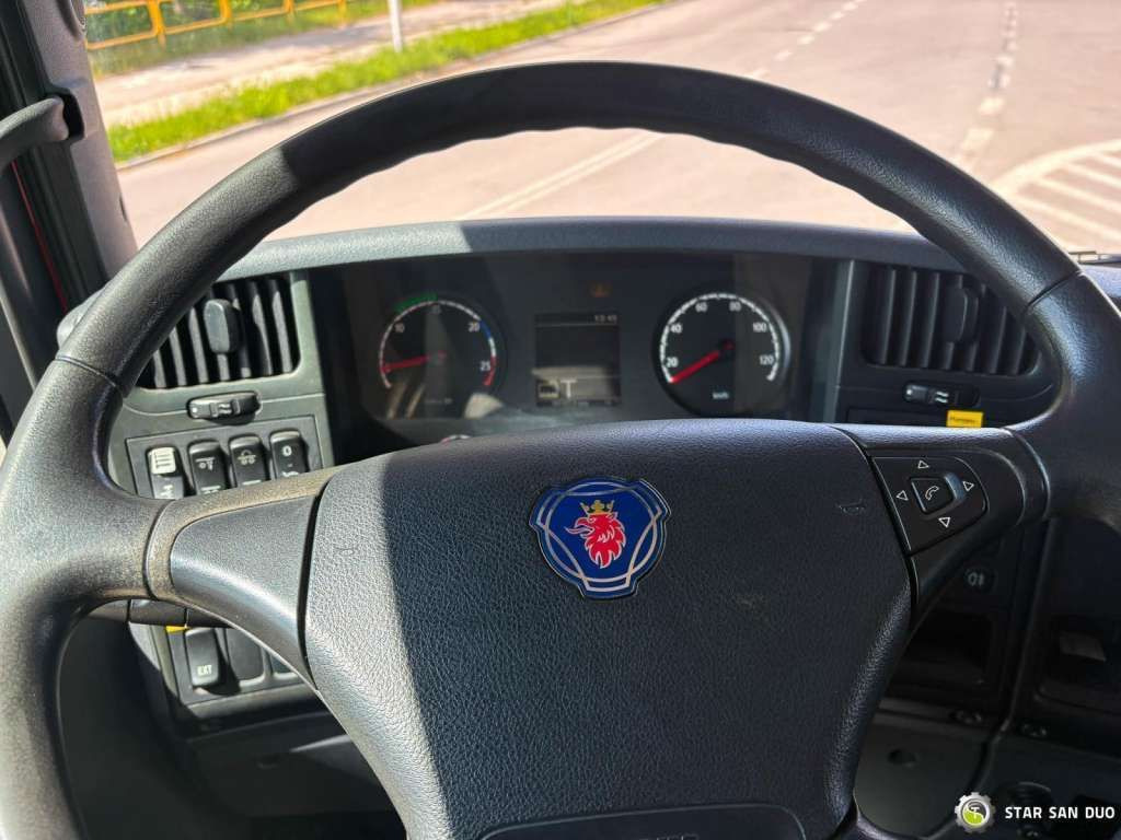 Scania D 320 FIRE BRIGADE Tank 12,000 Litres - Camión: foto 5 Scania D 320 FIRE BRIGADE Tank 12,000 Litres - Camión: foto 5