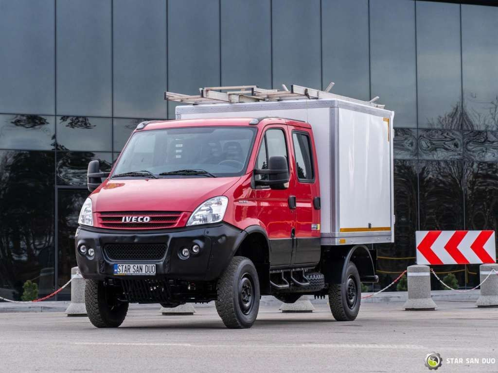 Iveco DAILY 4X4 OFFROAD CAMPER BOX DOKA Iveco DAILY 4X4 OFFROAD CAMPER BOX DOKA - Camión chasis: foto 1 Iveco DAILY 4X4 OFFROAD CAMPER BOX DOKA Iveco DAILY 4X4 OFFROAD CAMPER BOX DOKA - Camión chasis: foto 1