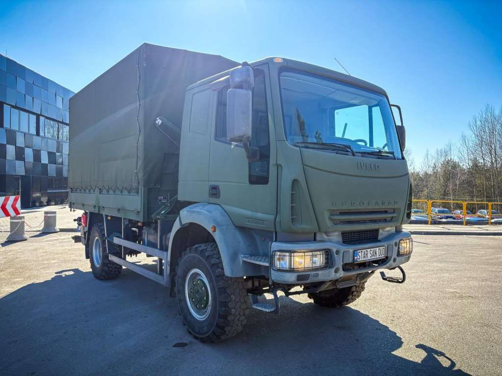 Iveco EUROCARGO 4x4 Offroad Camper Winde - Camión lona: foto 2 Iveco EUROCARGO 4x4 Offroad Camper Winde - Camión lona: foto 2