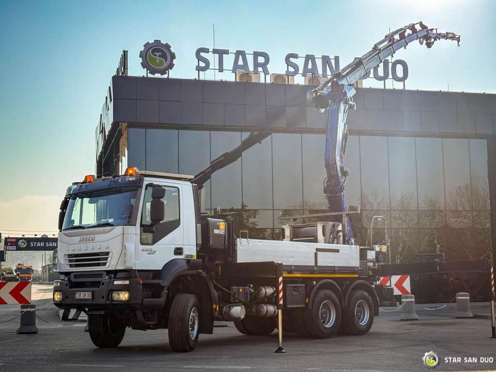 Iveco TRAKKER 450 6x6 PM41S FLY JIB Crane Kipper - Camión grúa: foto 1 Iveco TRAKKER 450 6x6 PM41S FLY JIB Crane Kipper - Camión grúa: foto 1